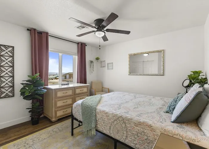 Freshwater Fun - Pet & Family Friendly With Great Location! Holiday home Bullhead City