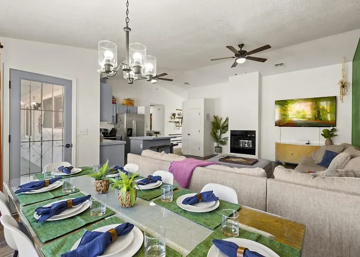 Freshwater Fun - Pet & Family Friendly With Great Location! Holiday home Bullhead City